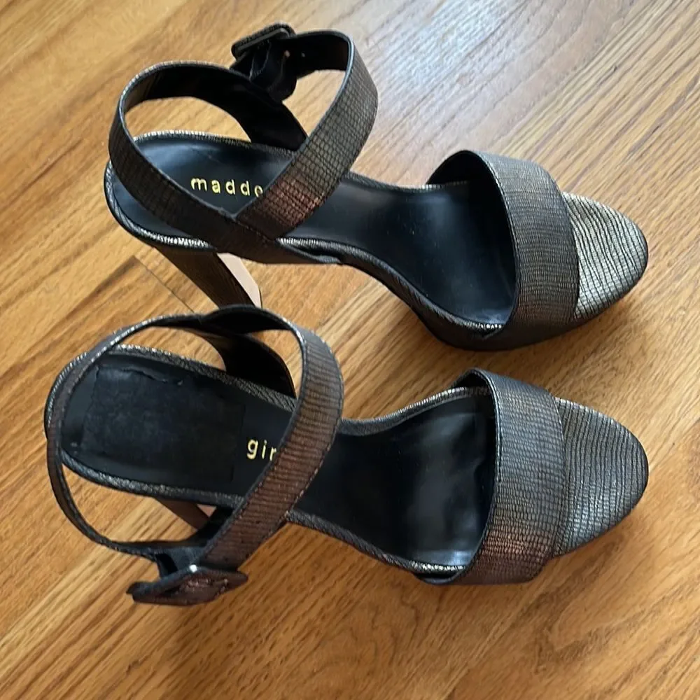 Madden Girl Ankle Rollo Platform Stiletto 5” Golden Metallic/ Black Heels-9.5